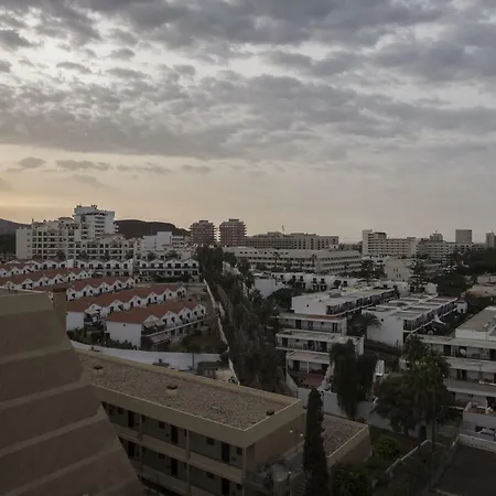Full Center Of Americas, Renovated, High Floor Apartament Playa de las Americas (Tenerife)