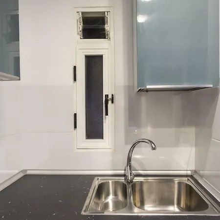 Full Center Of Americas, Renovated, High Floor Appartement