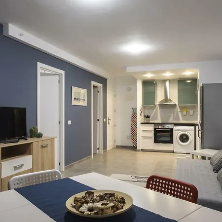 Full Center Of Americas, Renovated, High Floor Appartement