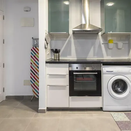 Full Center Of Americas, Renovated, High Floor Appartement *
